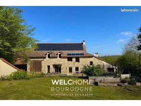 propriété 9 pièces 266 m²