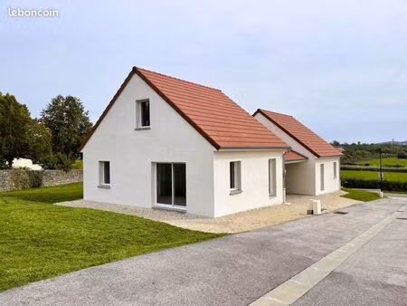 maison neuve avec jardin