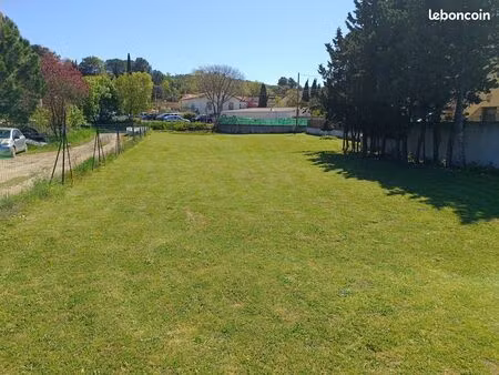vente terrain 930 m² en centre ville viabilisé à maureillas