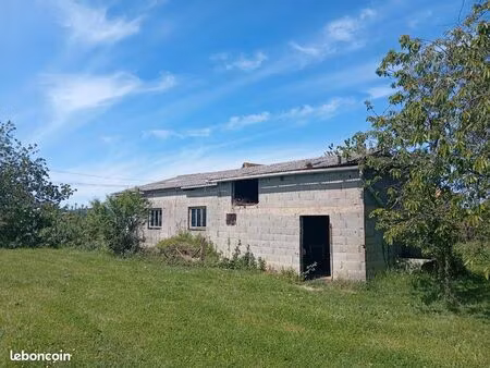 grand atelier à rénover en habitation