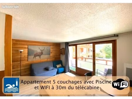 grand studio 27m2 avec balcon et piscine chauffée aux pieds des pistes de ski