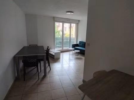 apparemment t2- balcon - place de parking