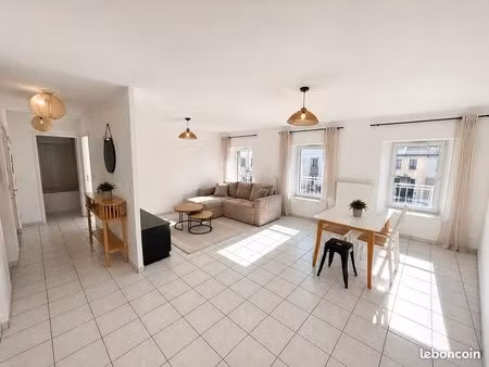 t2 meublé 58m² – hyper centre – très lumineux – parking inclus