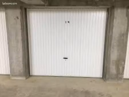 location garage poisy