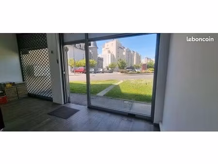 local commercial a louer