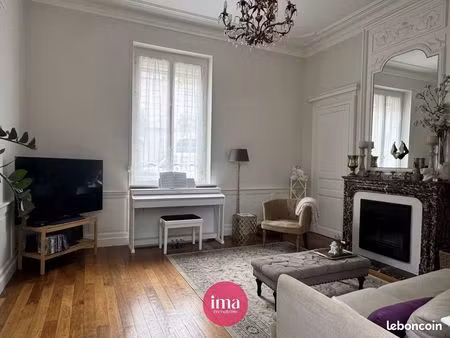 maison 7 pièces 151 m²