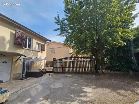 charmante maison mitoyenne