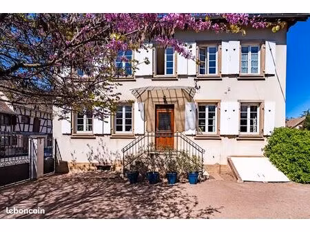 maison 9 pièces 222 m²