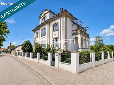 propriété 9 pièces 238 m²