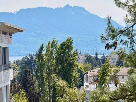 superbe t5 rénové en dernier étage