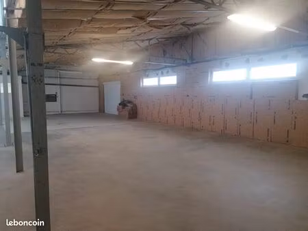 locaux professionnel espace atelier avec parking