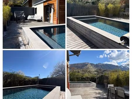 maison contemporaine avec piscine et vue dégagée