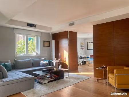 parfaite et magnifique maison de haut standing au coeur du vieux village de mundolsheim