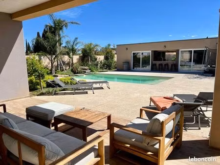 villa contemporaine 135 m² – extérieur d’exception avec terrain 1287 m² – piscine et pool 