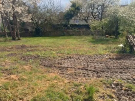 terrain 791 m² clos et plat
