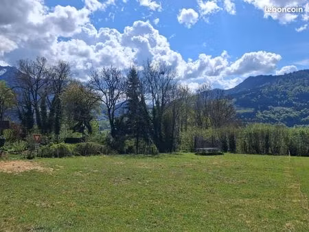 terrain 1 017 m² feternes