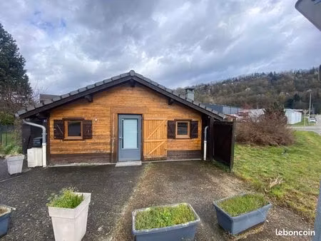 à louer local 98m2 700m2 de terrain