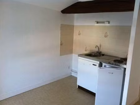 location appartement 2 pièces à bressuire (79300) : à louer 2 pièces / 27m² bressuire