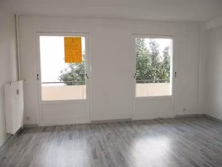 location appartement 3 pièces à hérouville-saint-clair (14200) : à louer 3 pièces / 64m² h