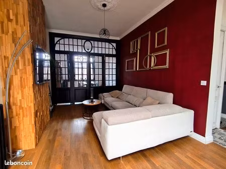 maison 10 pièces 245 m²