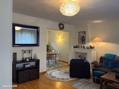 maison euratechnologies près du métro avec garage et jardin