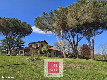 maison 8 pièces 147 m²