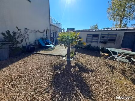 exclusivité en secteur verdoyant rez de chaussée