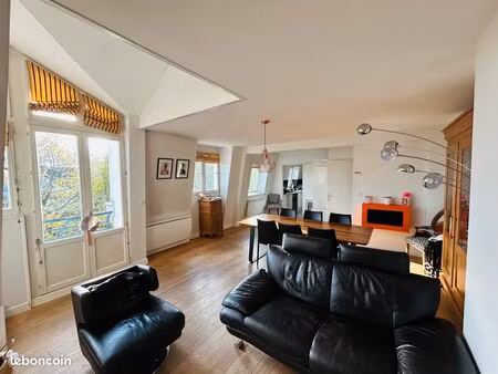 dernier étage duplex - 3 chambres - parking - balcon