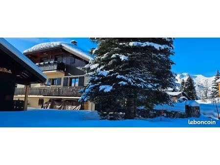 a vendre grand t2 dans chalet avec cheminee