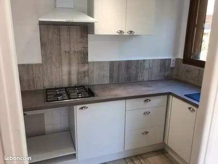 location t2 env 50m2 avec terrasse