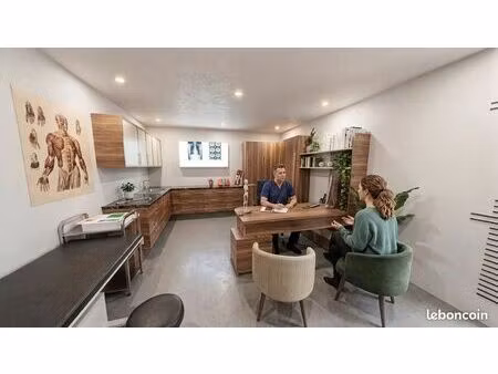 bureaux dans un espace médical