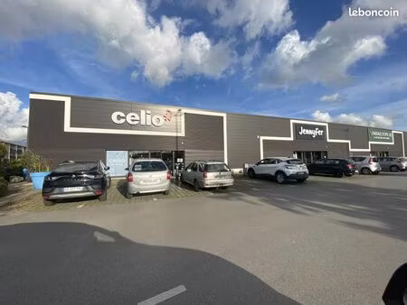 local commercial 253 m²