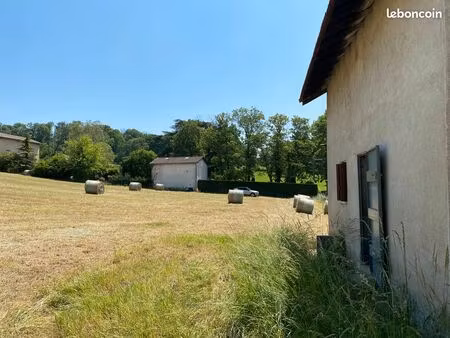 ancienne maison sur magnifique terrain 8000m²