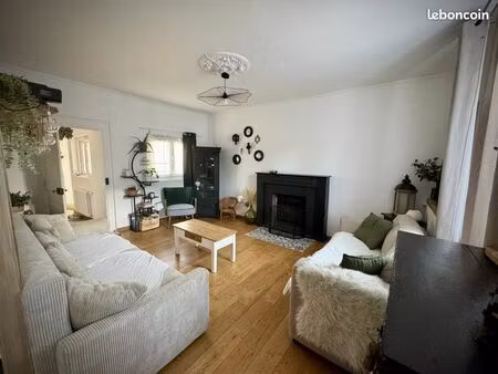 arnage – maison de caractère rénovée avec piscine  studio indépendant et prestations de qu