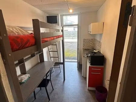 petit studio avec terrasse