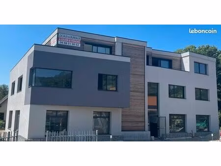 locaux neufs 300 m2