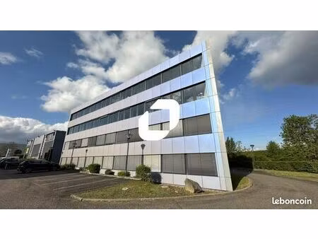 bureau 192 m²