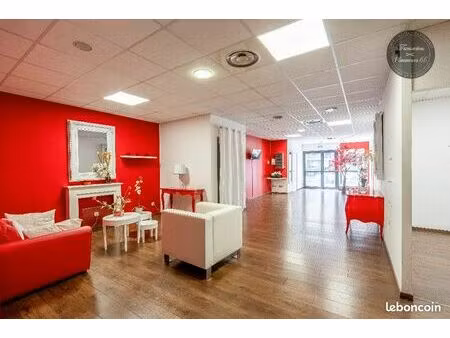 local esthétique 180 m²