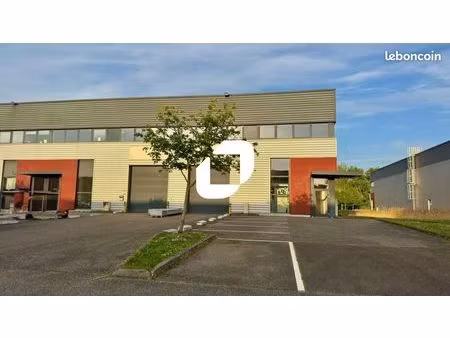 local d'activité 408 m²