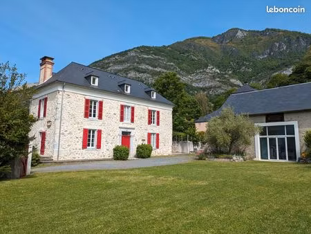 belle maison bigourdane 201m2 + grange aménagée 70m2 au sol + terrain 1700m2