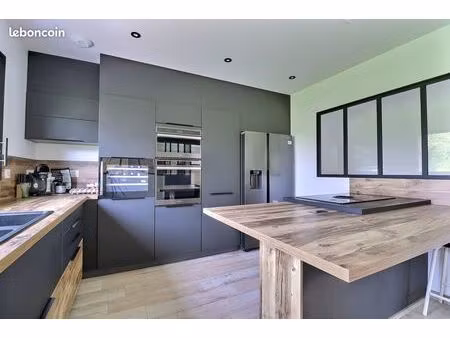 pavillon 7 pièces 150 m²