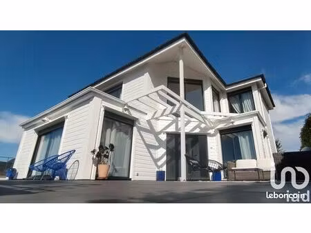 villa 6 pièces 230 m²