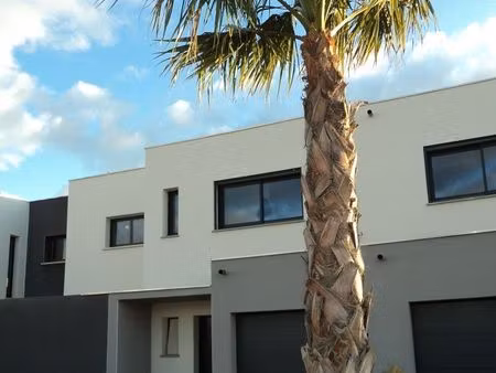 mason à louer villeneuve de la raho