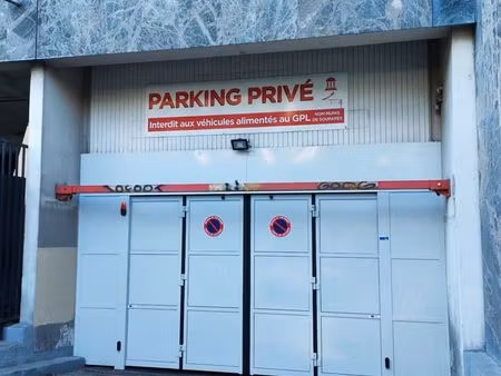 place de parking sous terrain sécurisé - mairie 19ème