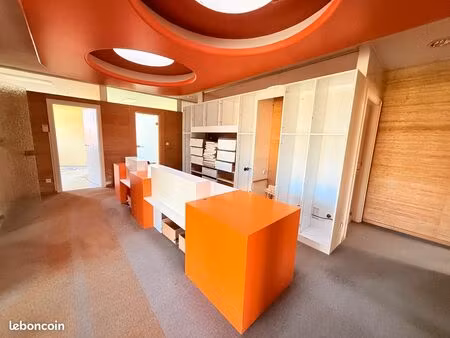 immeuble professionnel & habitation: cabinet médical de 145m2 - 3 cabinets et habitation d