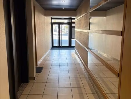 local professionnel 147 m2