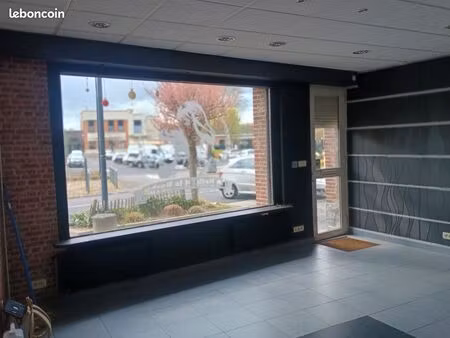 vends bâtiment avec local commercial
