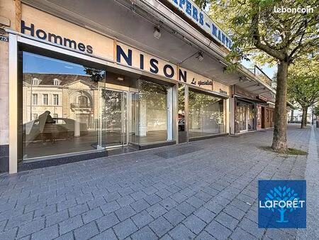 local commercial 179 m² valenciennes