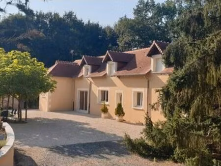 propriété située 25min du mans sur 2.6 hectares