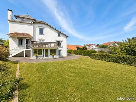 maison 7 pièces 143 m²